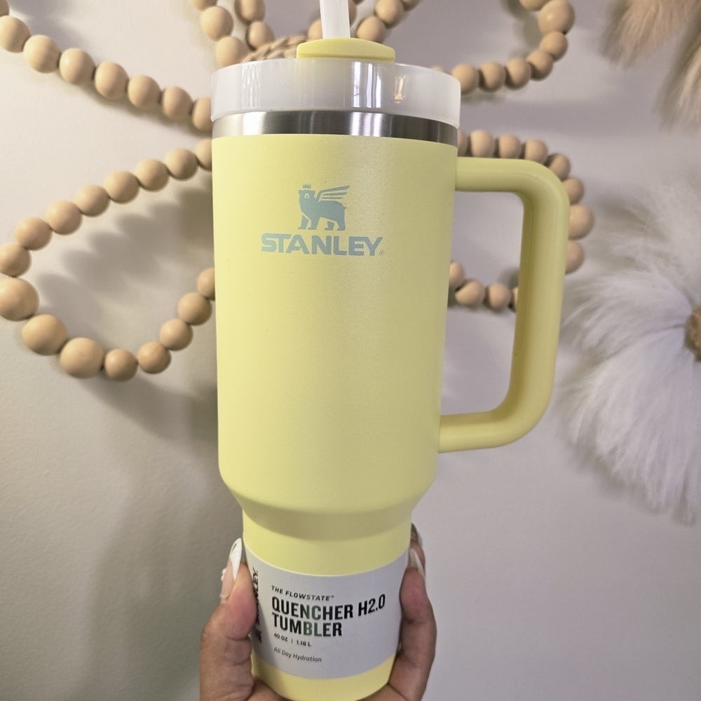 Stanley Lemon Yellow Tumbler with Handle - Picture 5 of 7